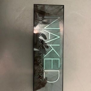 Urban Decay Naked Smoky Pallet